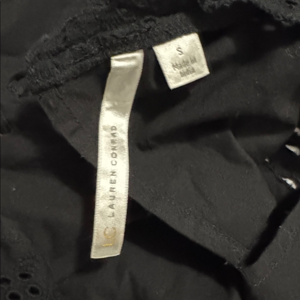 NWT- Women's LC Lauren Conrad black Embroidered Poplin Top size small - Picture 9 of 11
